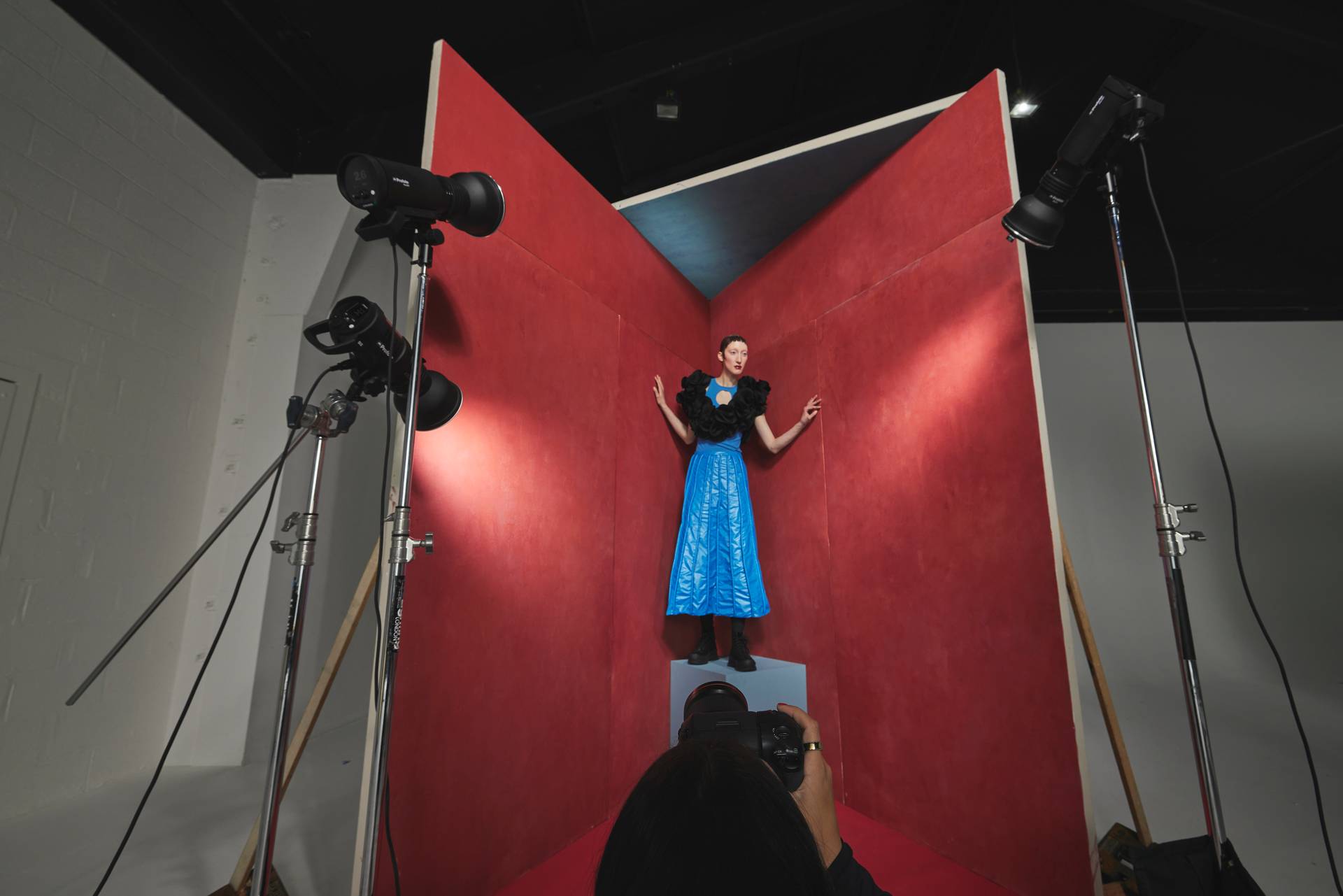 profoto-pro-d3-carla-guler-bts-20215-large.jpeg